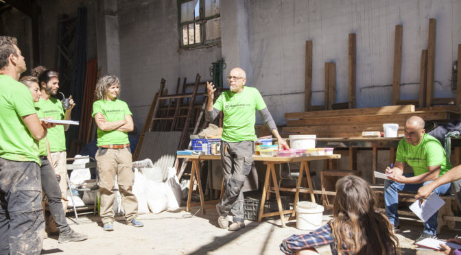 Okambuva alarga el verano con bioconstrucción en Argentina